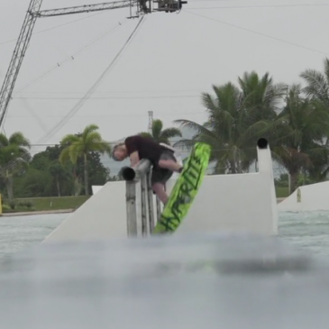 Een serie wakeboardcrashes bij CWC